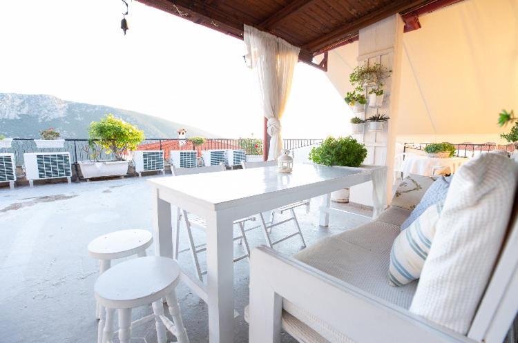 Apartment Kouros Delphi Luaran gambar